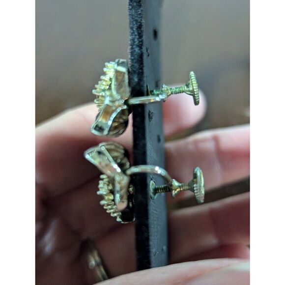 Lisner Vintage Women's Gold Rhinestone Floral Signed Screw Back Earrings & Mathi - Picture 7 of 9